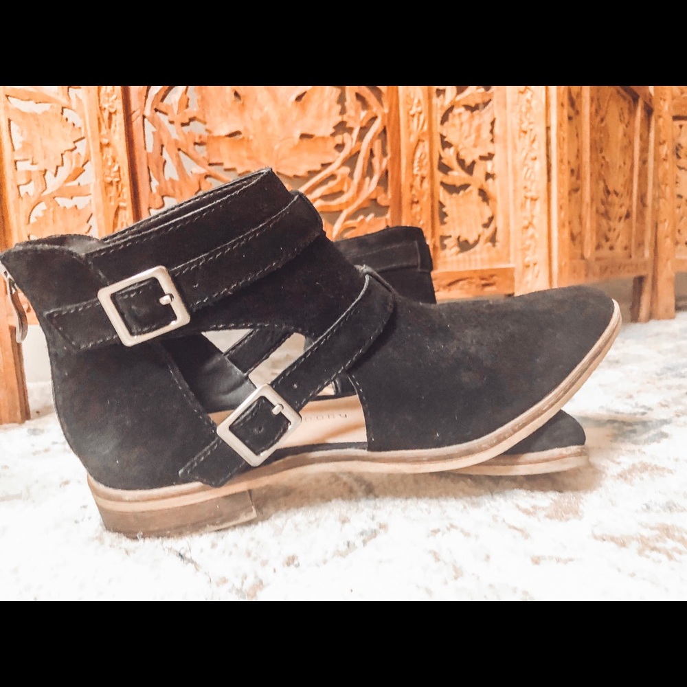 Chinese Laundry Suede Booties